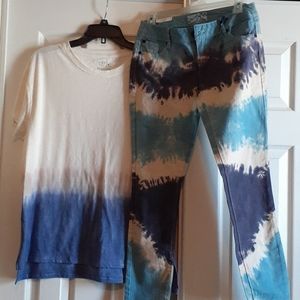 Top and pants,pants are size 3, top is med.